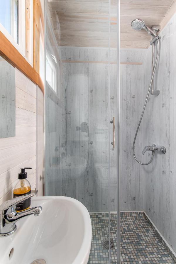 Tiny House With Terrace Villa Flam Exterior photo